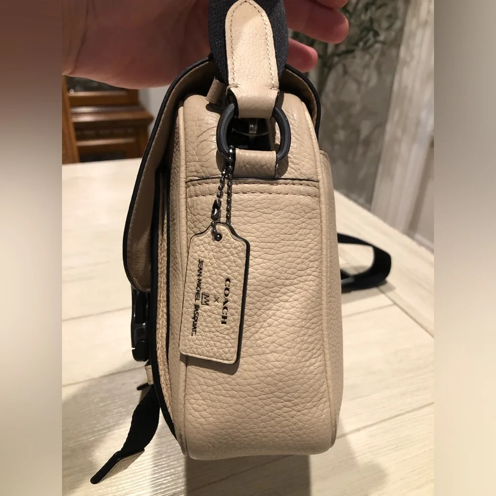 Coach X Jean Michel Basquiat Track Crossbody Pebble Leather C5425 Cream Black - Picture 5 of 16
